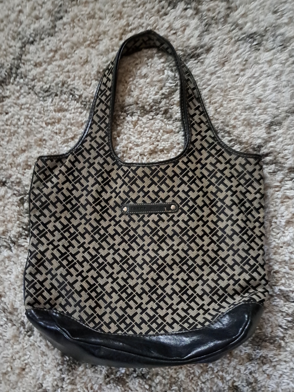 Tommy Hilfiger Black and Beige Signature Print Tote